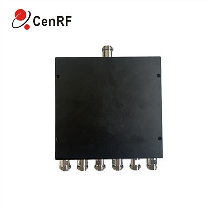 Koaxiálny 6-napájací zlučovač